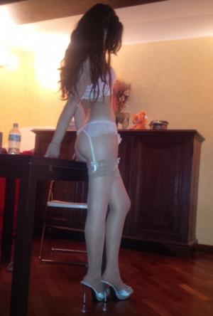 Фото проститутки Sara в Генуе